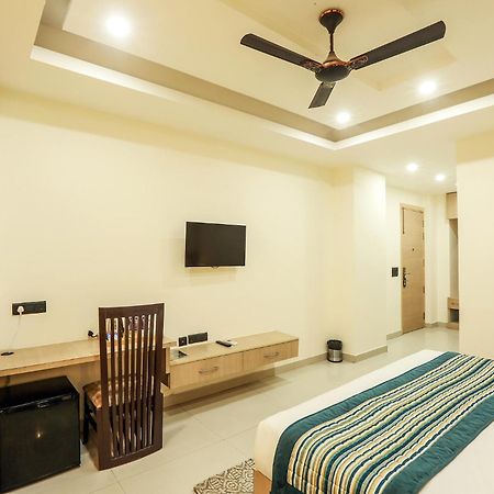 Hotel Green Lotus Luxe Gurgaon Exterior photo
