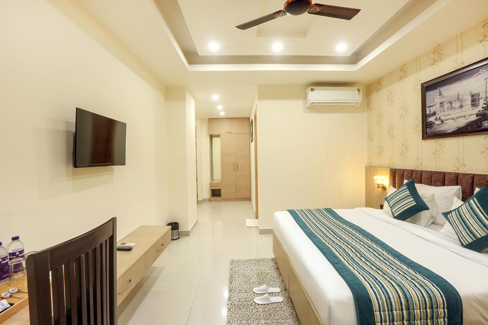 Hotel Green Lotus Luxe Gurgaon Exterior photo