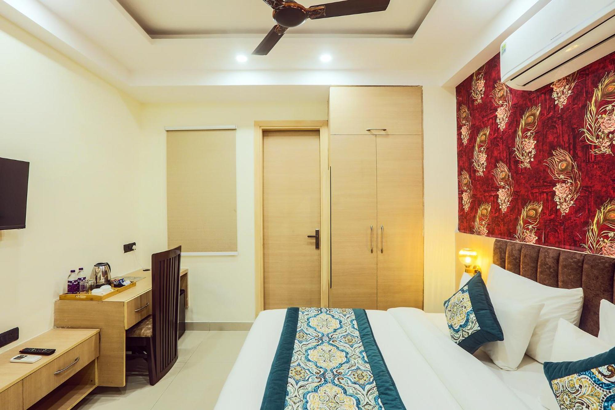 Hotel Green Lotus Luxe Gurgaon Exterior photo