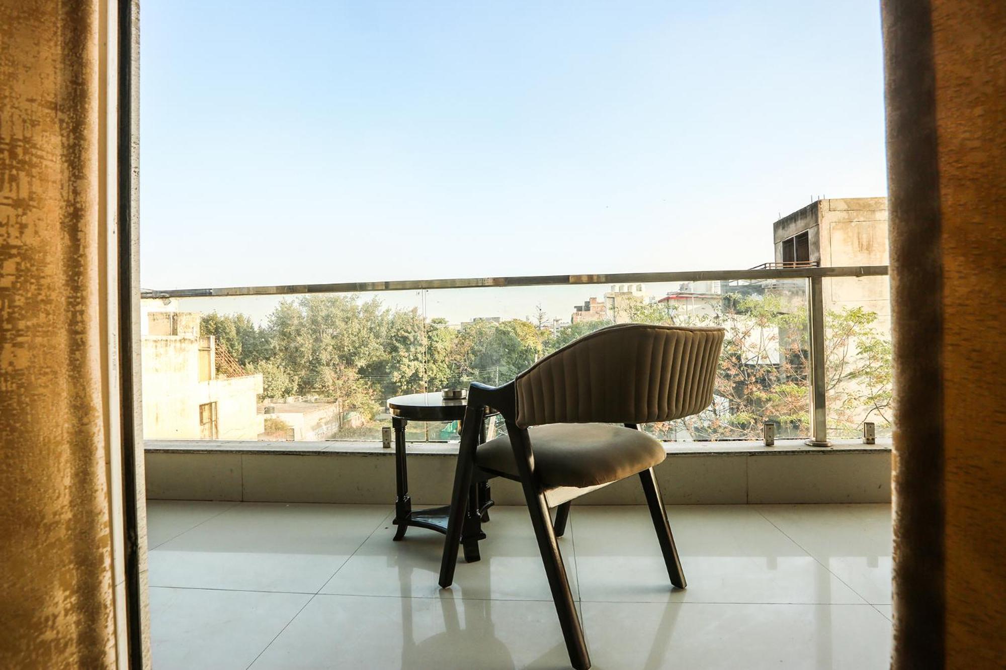 Hotel Green Lotus Luxe Gurgaon Exterior photo