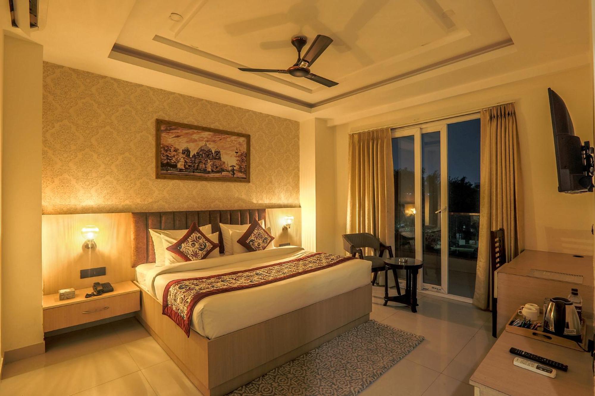 Hotel Green Lotus Luxe Gurgaon Exterior photo