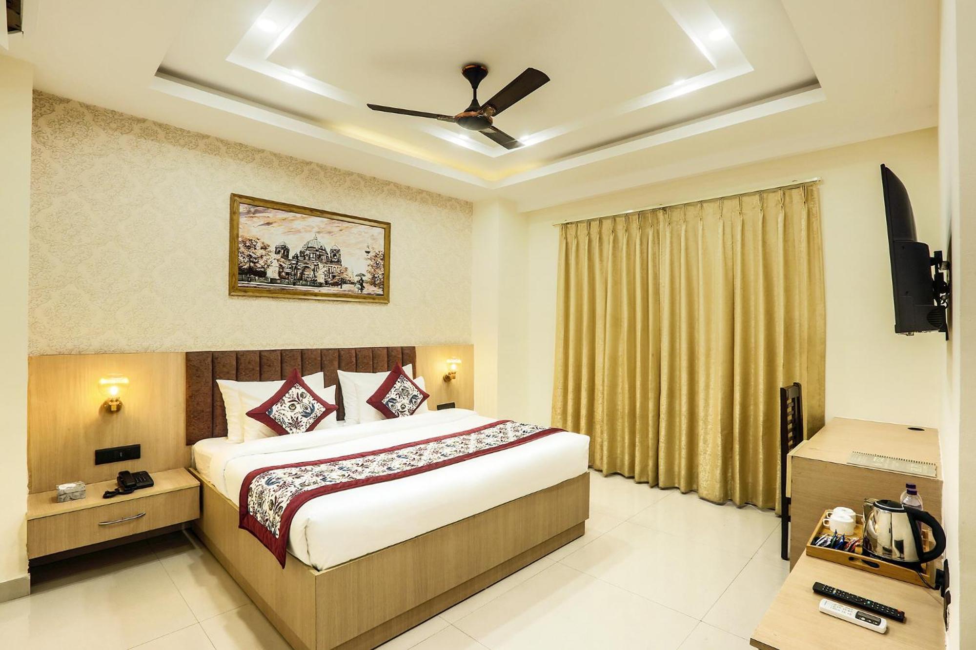 Hotel Green Lotus Luxe Gurgaon Exterior photo