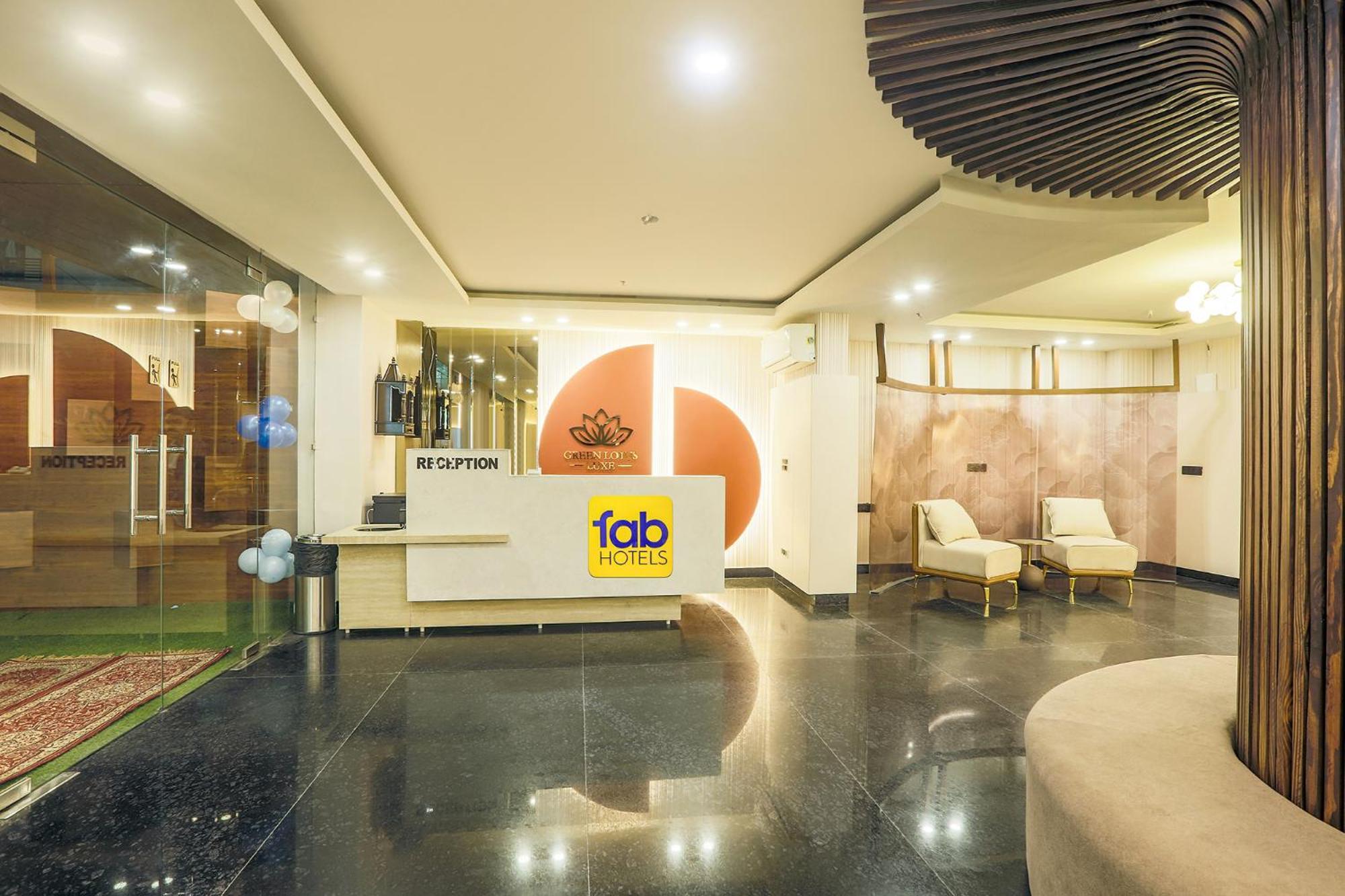 Hotel Green Lotus Luxe Gurgaon Exterior photo