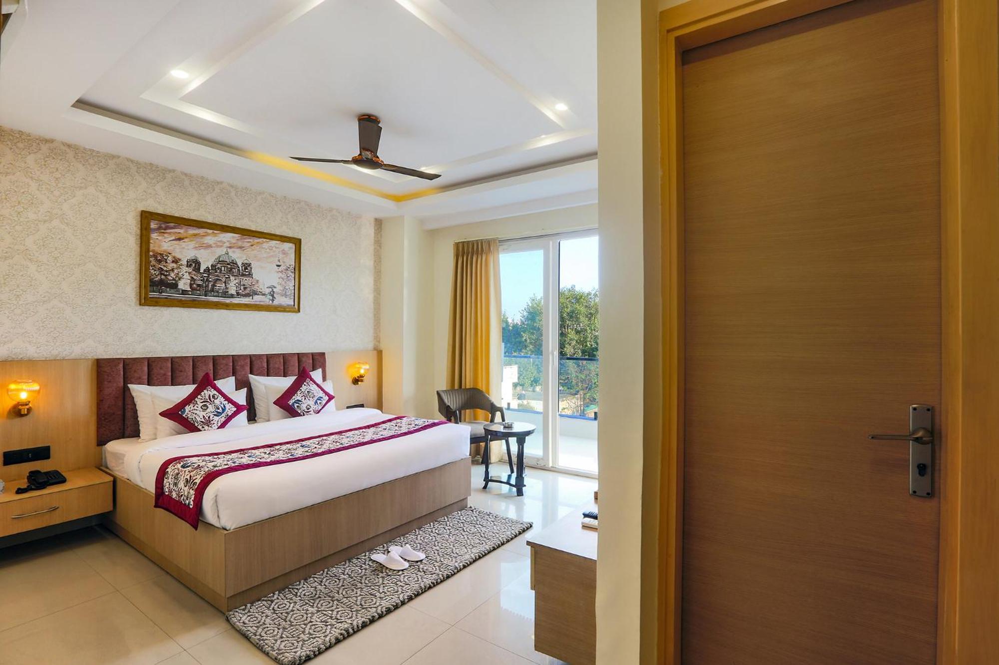 Hotel Green Lotus Luxe Gurgaon Exterior photo