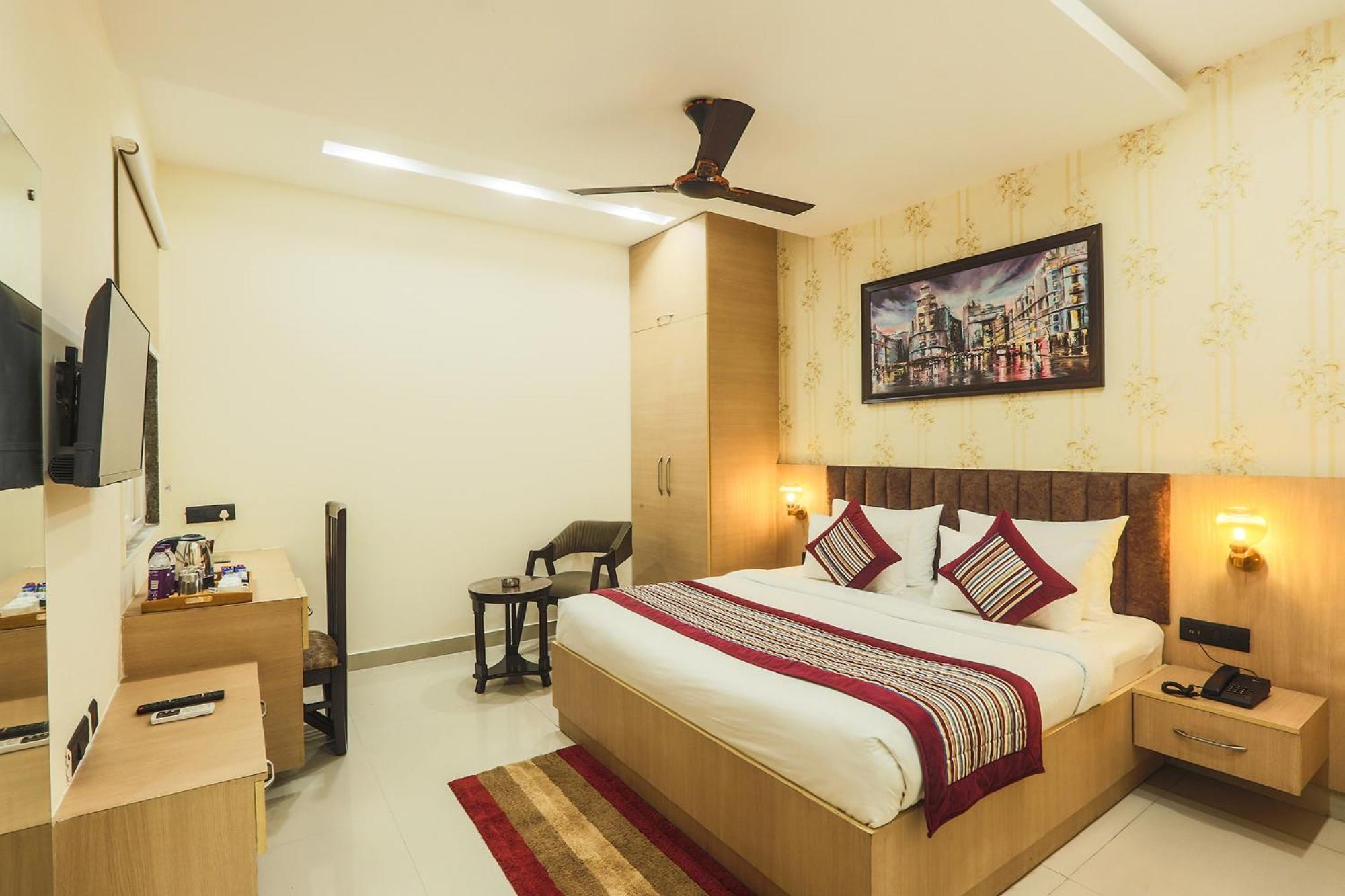 Hotel Green Lotus Luxe Gurgaon Exterior photo